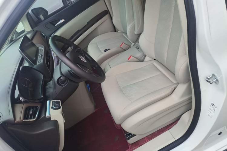 Used Buick GL8 2023 Land Executive Class Comfort Model Left Front Seat