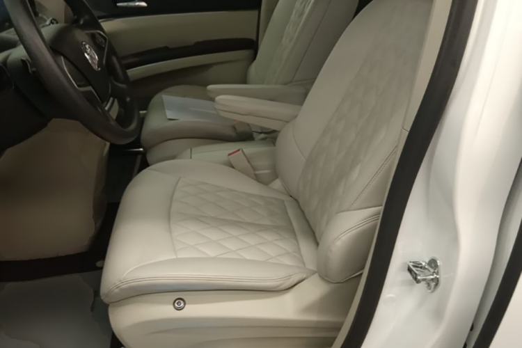 Used Buick GL8 2023 Land Executive Class Comfort Model Left Front Seat