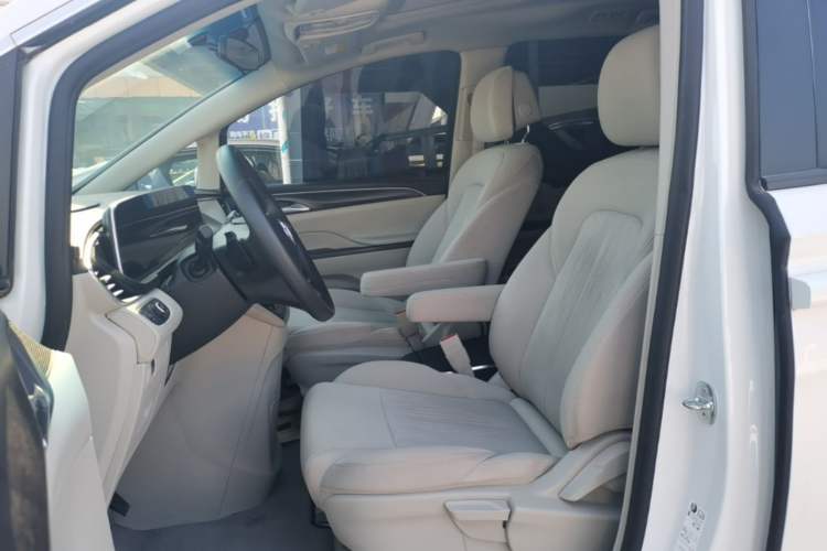 Used Buick GL8 2023 ES Lu Zun Comfort Model Left Front Seat