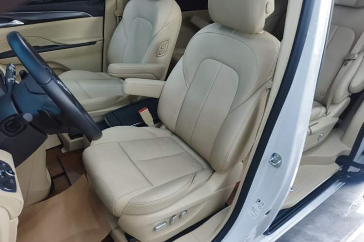 Used Buick GL8 2023 ES Lu Zun Deluxe Model Left Front Seat