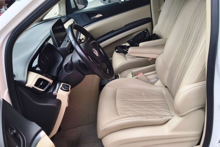 Used Buick GL8 2023 Facelifted Land Cruiser Executive Luxury Version Left Front Seat