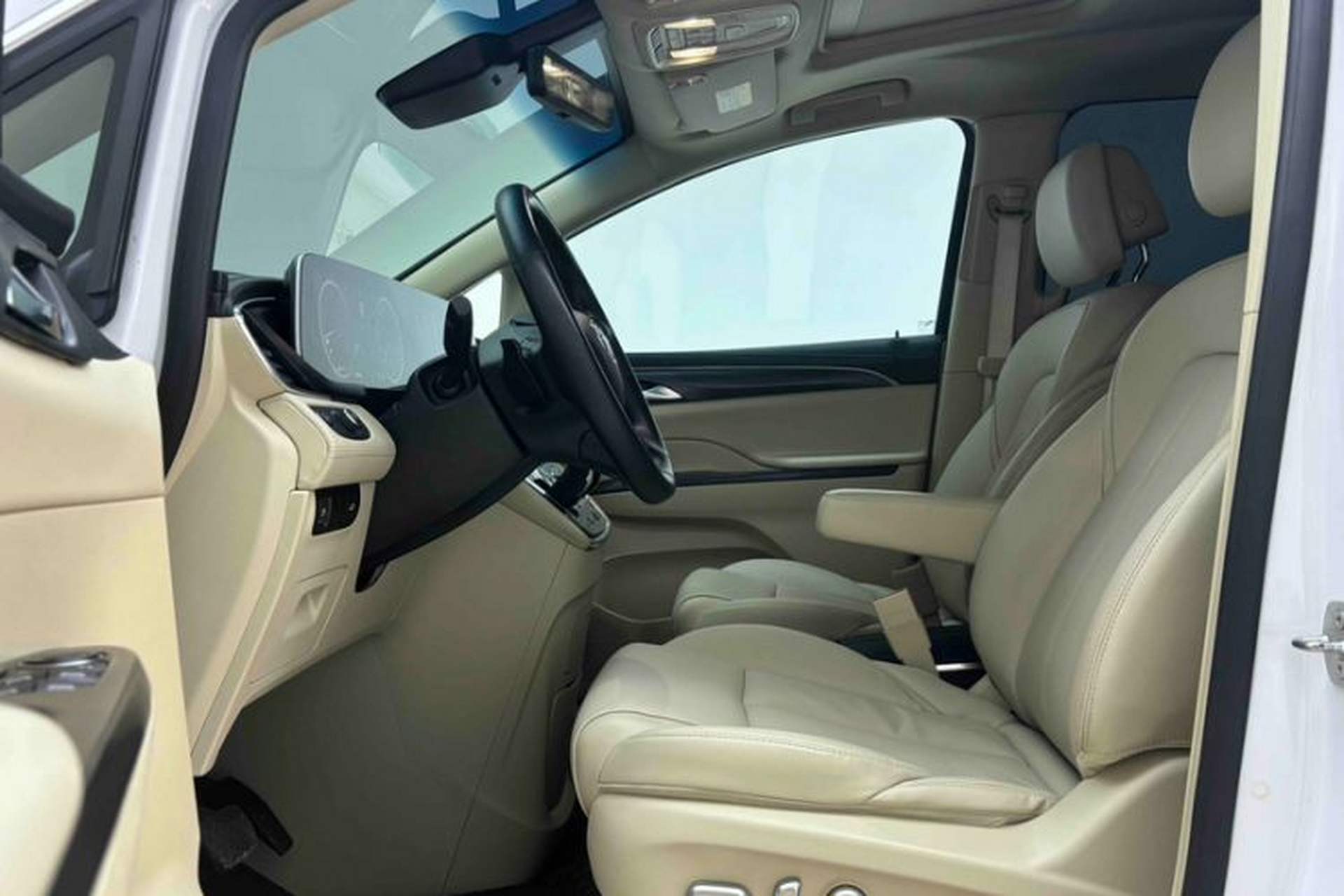 Used Buick GL8 2023 ES Lu Zun Deluxe Model Left Front Seat