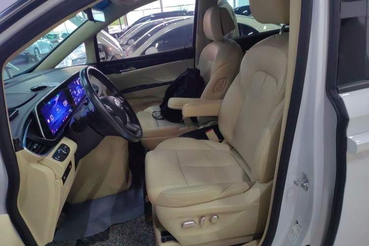 Used Buick GL8 2023 ES Lu Zun Deluxe Model Left Front Seat