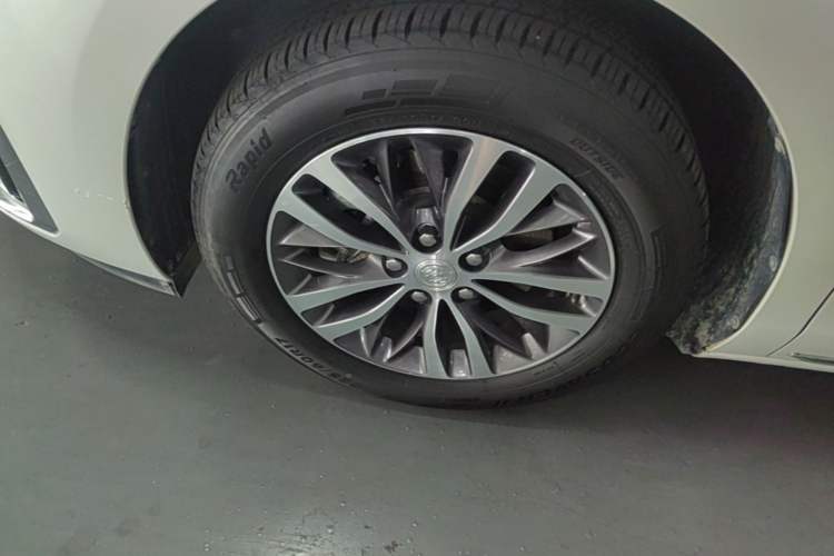 Used Buick GL8 2023 ES Lu Zun Comfort Model Left Front Wheel Hub
