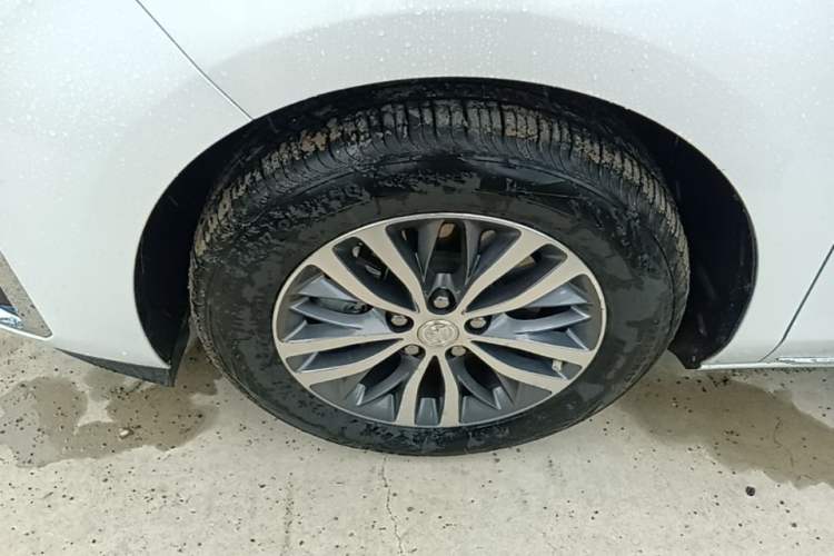 Used Buick GL8 2023 ES Lu Zun Comfort Model Left Front Wheel Hub