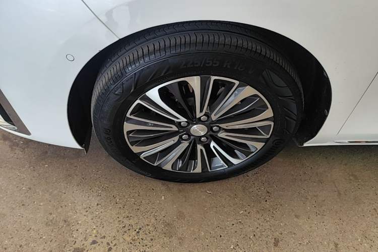 Used Buick GL8 2023 ES Lu Zun Luxury Edition and Yue Version Left Front Wheel Hub