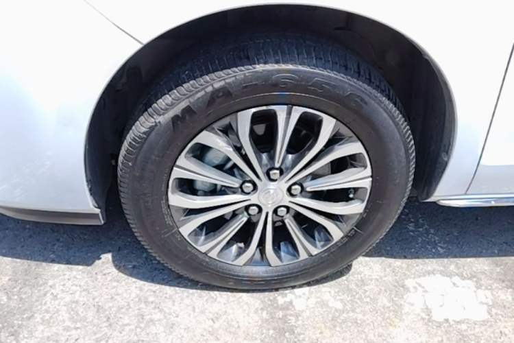 Used Buick GL8 2023 Land Executive Class Comfort Model Left Front Wheel Hub