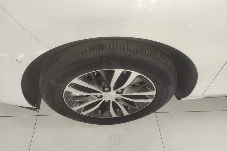 Used Buick GL8 2023 ES Lu Zun Deluxe Model Left Front Wheel Hub