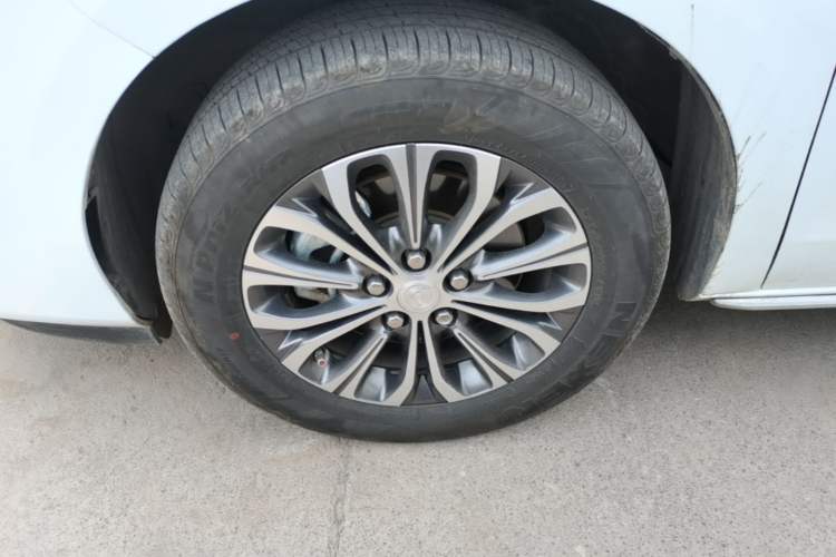 Used Buick GL8 2023 Land Executive Class Smart Enjoyment Model Left Front Wheel Hub
