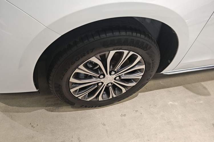 Used Buick GL8 2023 Land Executive Class Smart Enjoyment Model Left Front Wheel Hub