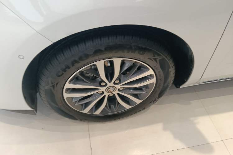 Used Buick GL8 2023 ES Lu Zun Deluxe Model Left Front Wheel Hub