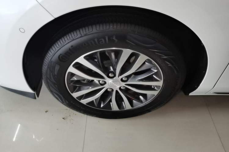 Used Buick GL8 2023 ES Lu Zun Deluxe Model Left Front Wheel Hub