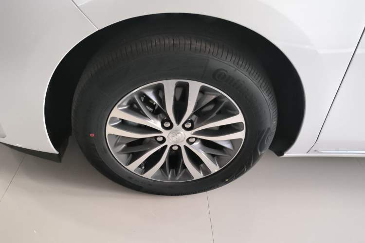Used Buick GL8 2023 ES Lu Zun Comfort Model Left Front Wheel Hub