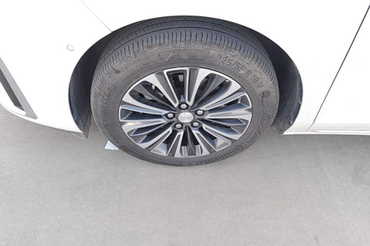 Used Buick GL8 2023 ES Lu Zun Luxury Model Left Front Wheel Hub