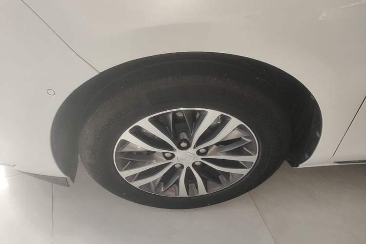 Used Buick GL8 2023 ES Lu Zun Deluxe Model Left Front Wheel Hub