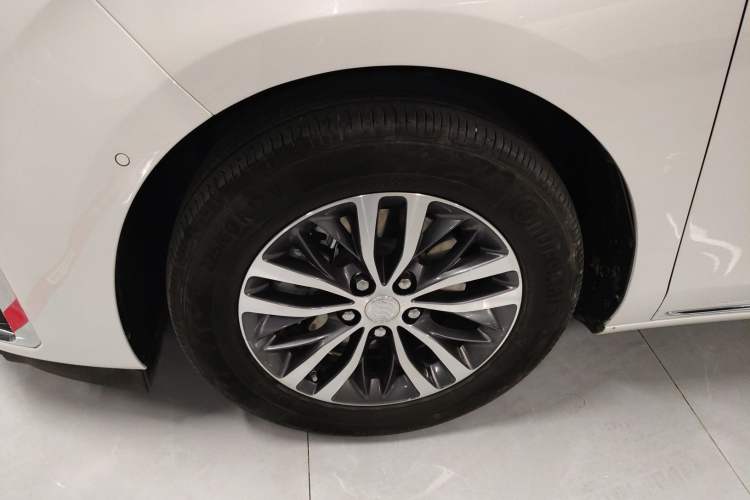 Used Buick GL8 2023 ES Lu Zun Deluxe and Yue Edition Left Front Wheel Hub
