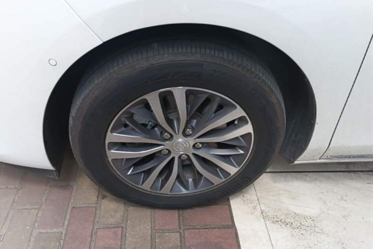 Used Buick GL8 2023 ES Lu Zun Deluxe Model Left Front Wheel Hub