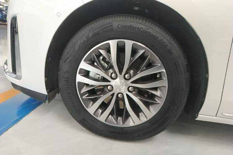 Used Buick GL8 2023 ES Lu Zun Deluxe Model Left Front Wheel Hub