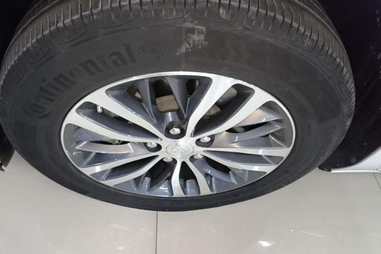 Used Buick GL8 2023 ES Lu Zun Deluxe Model Left Front Wheel Hub