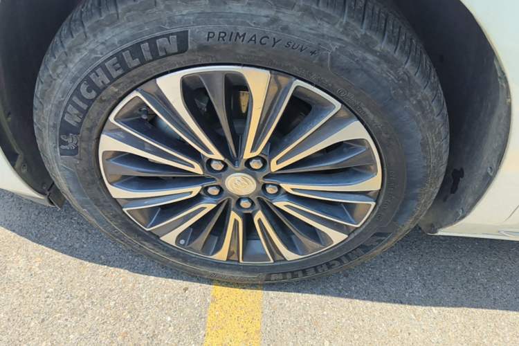 Used Buick GL8 2023 ES Lu Zun Luxury Edition and Yue Version Left Front Wheel Hub