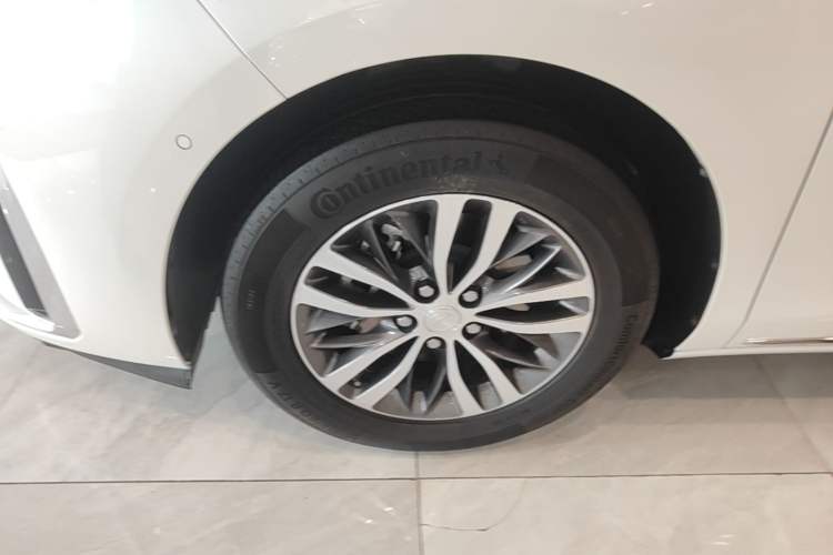Used Buick GL8 2023 ES Lu Zun Deluxe Model Left Front Wheel Hub