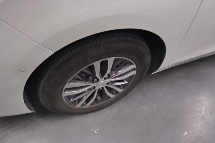 Used Buick GL8 2023 ES Lu Zun Deluxe Model Left Front Wheel Hub