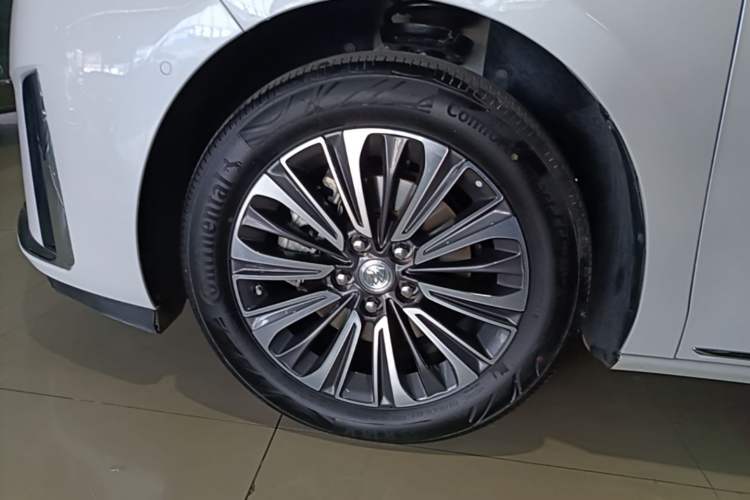 Used Buick GL8 2023 ES Lu Zun Luxury Model Left Front Wheel Hub