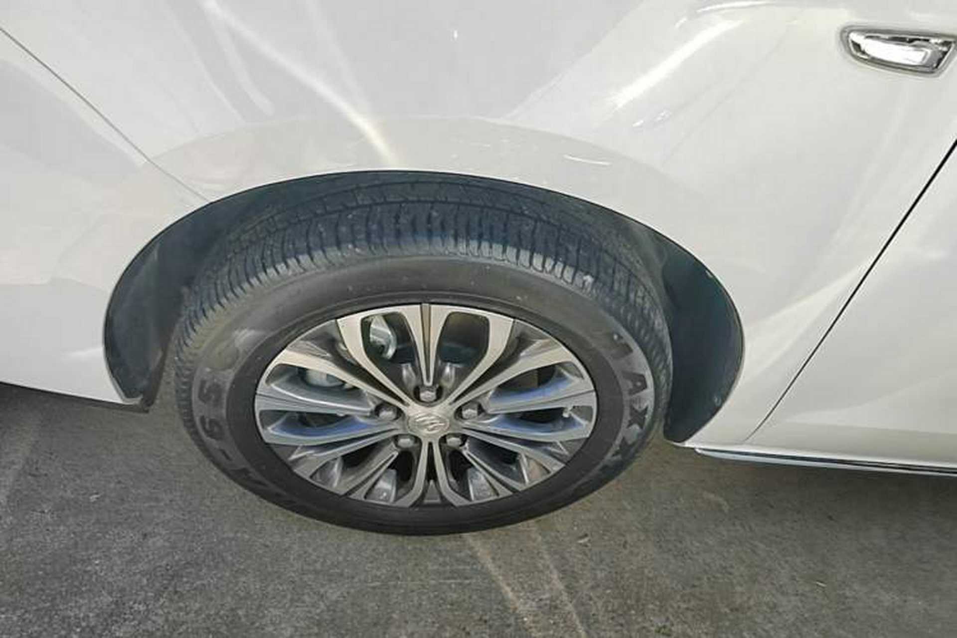 Used Buick GL8 2023 Land Executive Class Comfort Model Left Front Wheel Hub