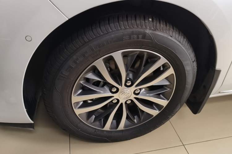 Used Buick GL8 2023 ES Lu Zun Deluxe Model Left Front Wheel Hub