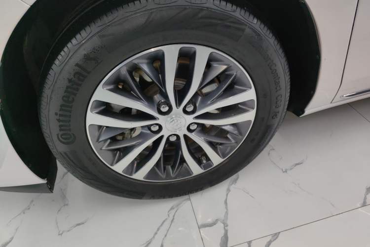 Used Buick GL8 2023 ES Lu Zun Deluxe Model Left Front Wheel Hub