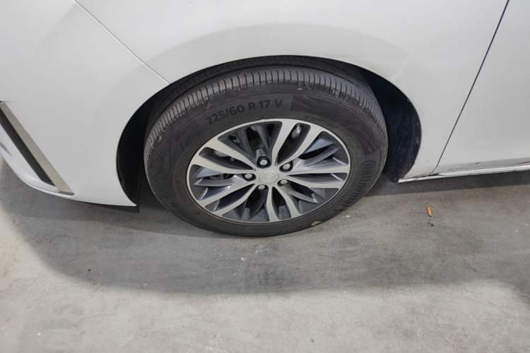 Used Buick GL8 2023 ES Lu Zun Comfort Model Left Front Wheel Hub