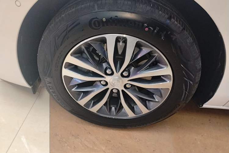 Used Buick GL8 2023 ES Lu Zun Deluxe Model Left Front Wheel Hub