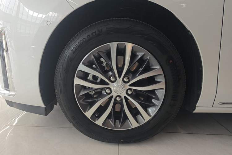 Used Buick GL8 2023 ES Lu Zun Deluxe Model Left Front Wheel Hub