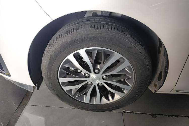 Used Buick GL8 2023 ES Lu Zun Comfort Model Left Front Wheel Hub