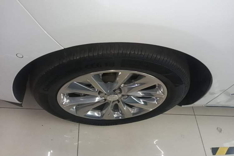 Used Buick GL8 2023 Avenir Avia Four-Seat Prestige Edition Left Front Wheel Hub