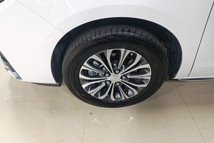 Used Buick GL8 2023 Land Executive Class 652T Luxury Model Left Front Wheel Hub