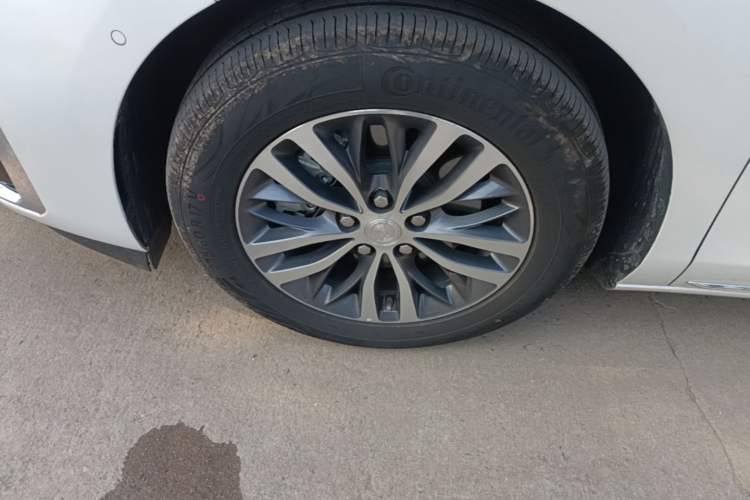Used Buick GL8 2023 ES Lu Zun Deluxe Model Left Front Wheel Hub