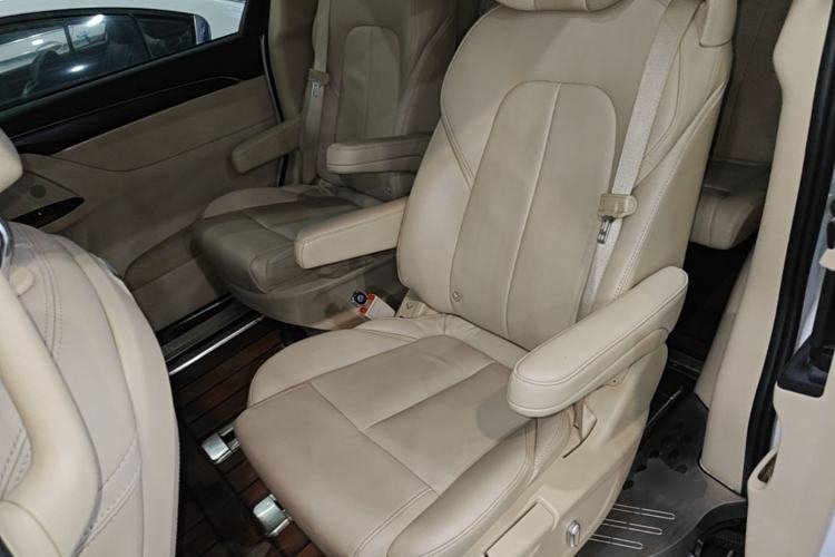 Used Buick GL8 2023 ES Lu Zun Deluxe Model Left Rear Seat