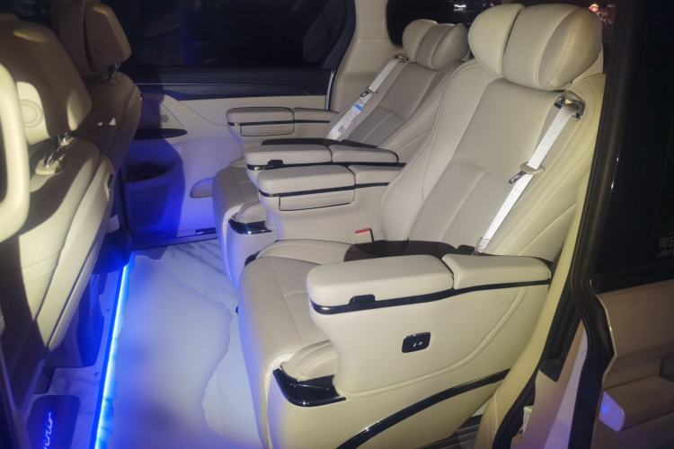 Used Buick GL8 2023 ES Lu Zun Deluxe Model Left Rear Seat