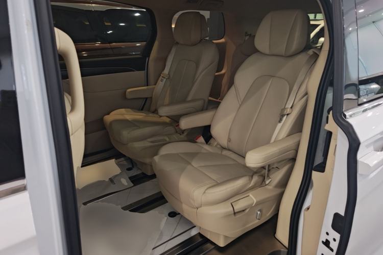 Used Buick GL8 2023 ES Lu Zun Deluxe Model Left Rear Seat