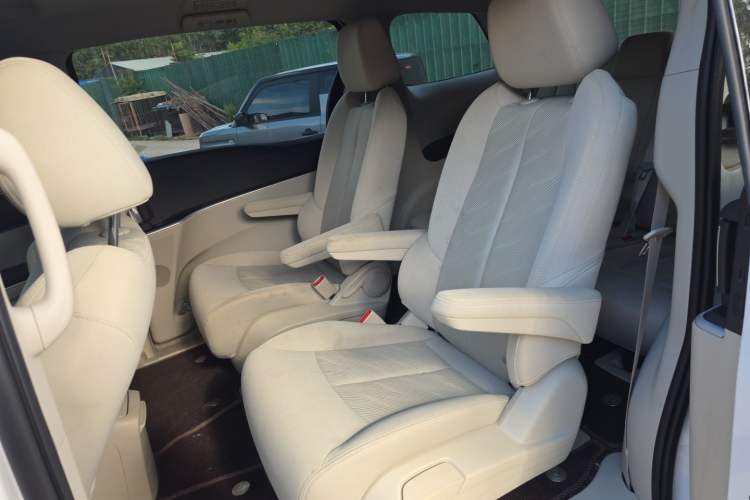 Used Buick GL8 2023 Land Executive Class Smart Enjoyment Model Left Rear Seat
