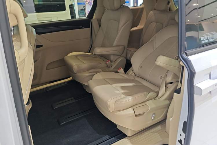 Used Buick GL8 2023 ES Lu Zun Deluxe Model Left Rear Seat