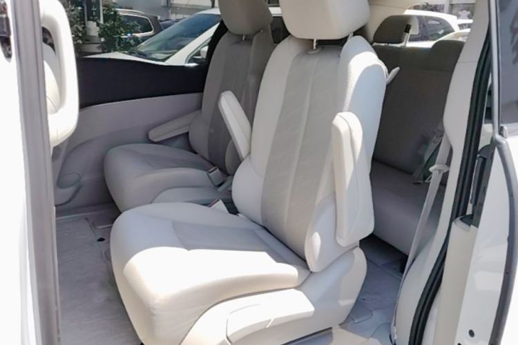 Used Buick GL8 2023 Land Executive Class Comfort Model Left Rear Seat