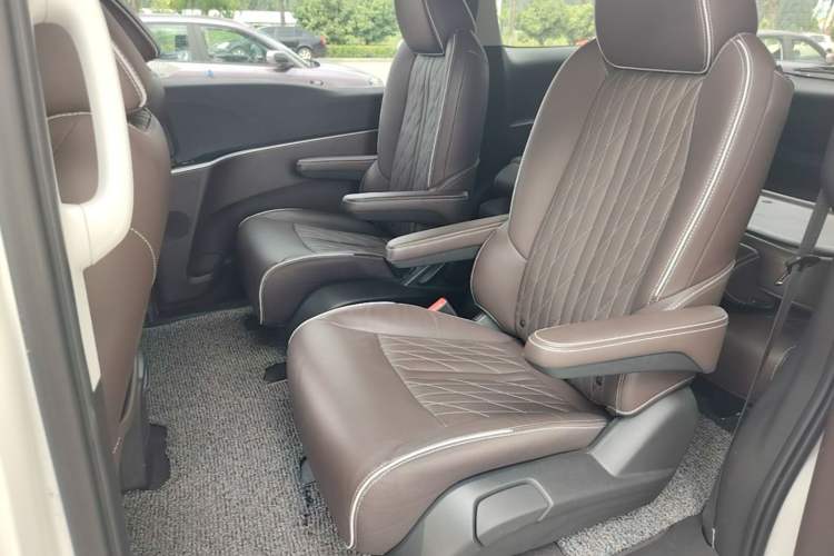 Used Buick GL8 2023 Land Executive Class 652T Luxury Model Left Rear Seat