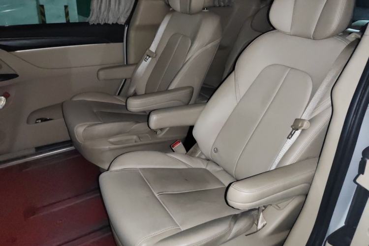 Used Buick GL8 2023 ES Lu Zun Deluxe Model Left Rear Seat