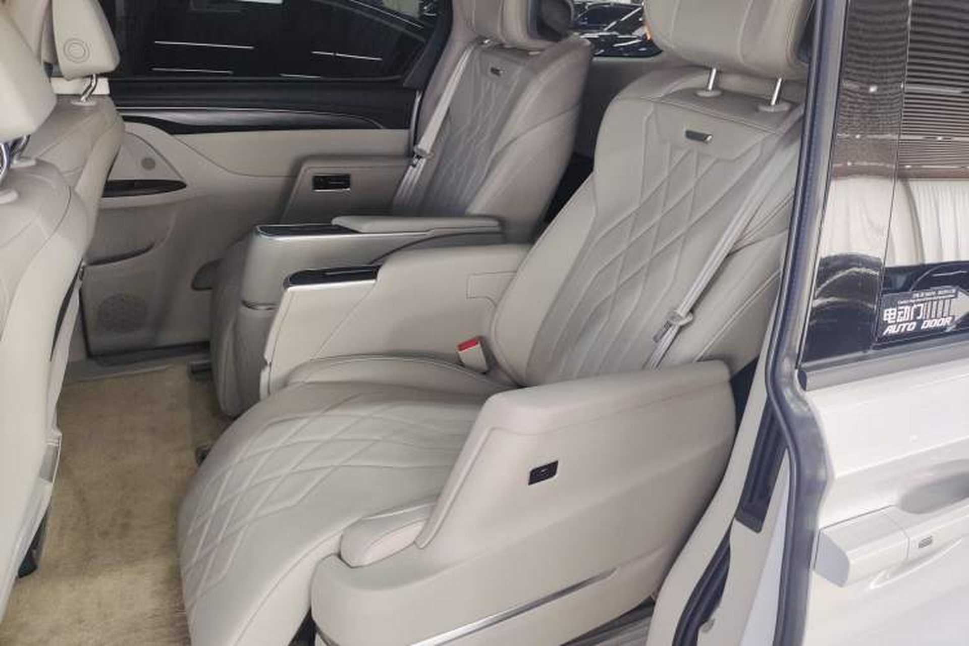 Used Buick GL8 2023 ES Lu Zun Comfort Model Left Rear Seat