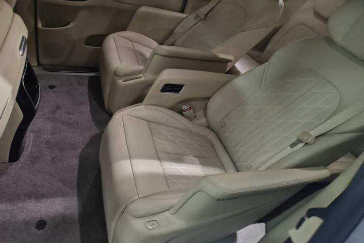 Used Buick GL8 2023 ES Lu Zun Luxury Model Left Rear Seat