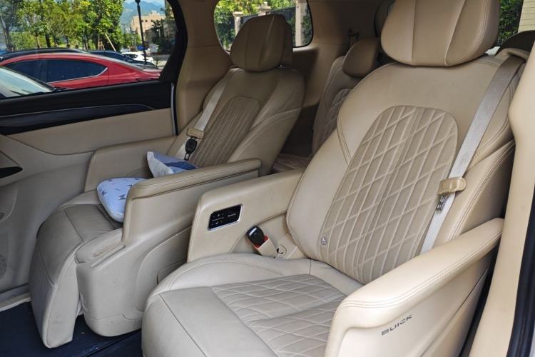Used Buick GL8 2023 ES Lu Zun Luxury Model Left Rear Seat
