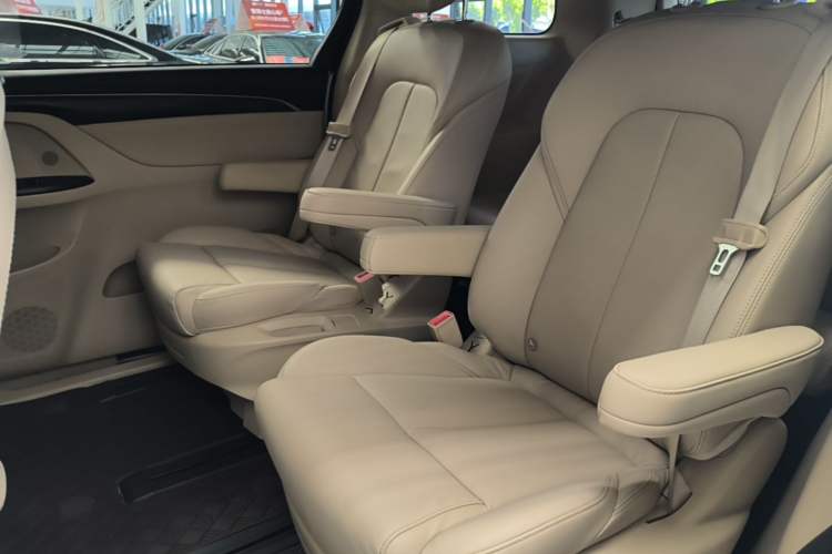 Used Buick GL8 2023 ES Lu Zun Deluxe Model Left Rear Seat