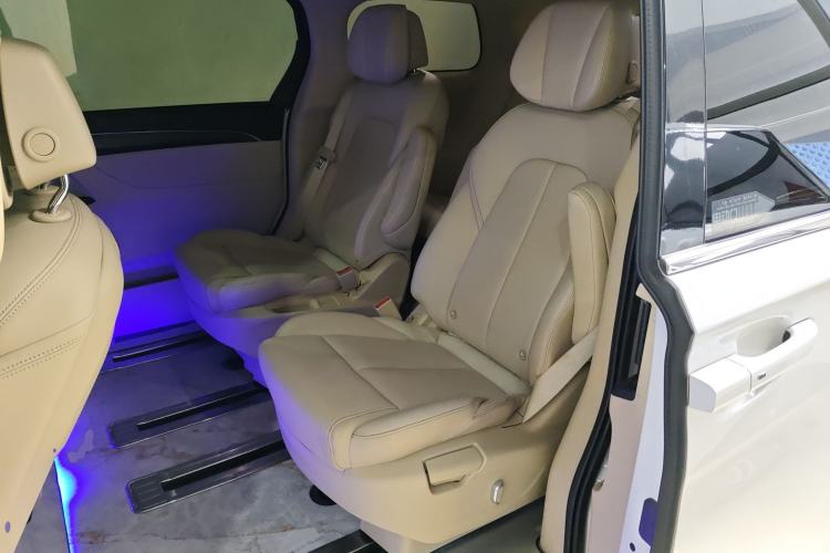 Used Buick GL8 2023 ES Lu Zun Deluxe Model Left Rear Seat